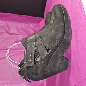 Eileen Fisher Wedge Cutout Booties Zipper Back Size 9.5 VGUC